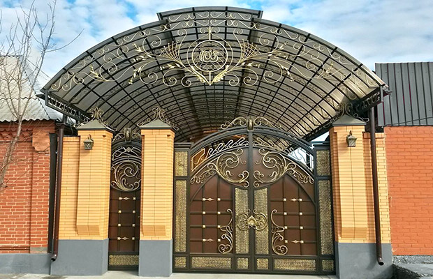 Купить или заказать ворота для дома с навесом - стильные и надежные решения для вашего участка в Ртищево от 42939 руб | ВоротМастер-Ртщ